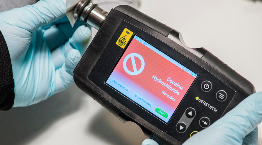 Equipamento analítico em destaque